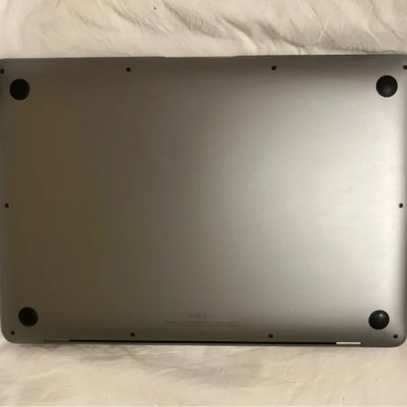 Apple MacBook Air (2020)